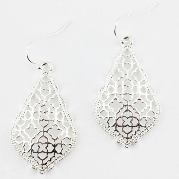 HP! NEW💙💎GORGEOUS FILIGREE EARRINGS💎💙BEAUTIFUL - Picture 2 of 8
